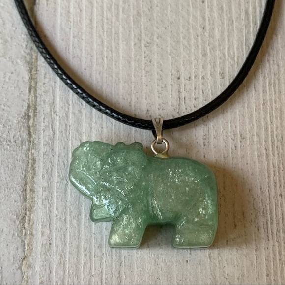 Green Aventurine Lucky Crystal Elephant Pendant Necklace Adjustable Cord Chain - Picture 5 of 10